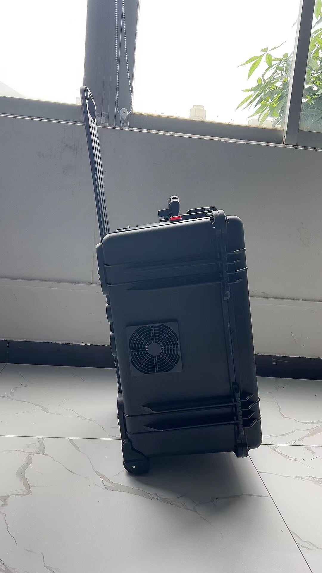 龙湾手拉箱型移动通信干扰器